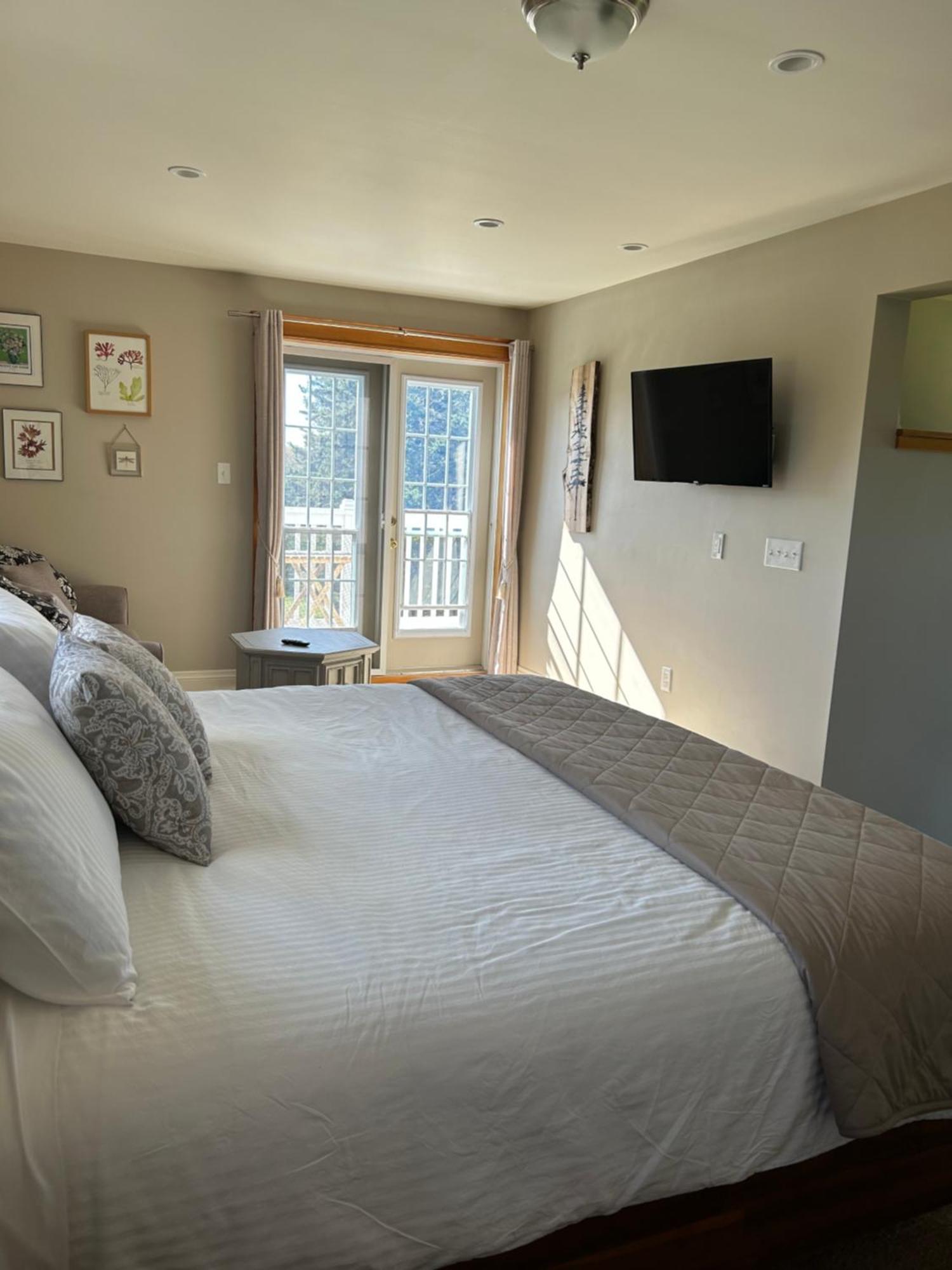 Tides Inn Guest Suites Halls Harbour Eksteriør billede