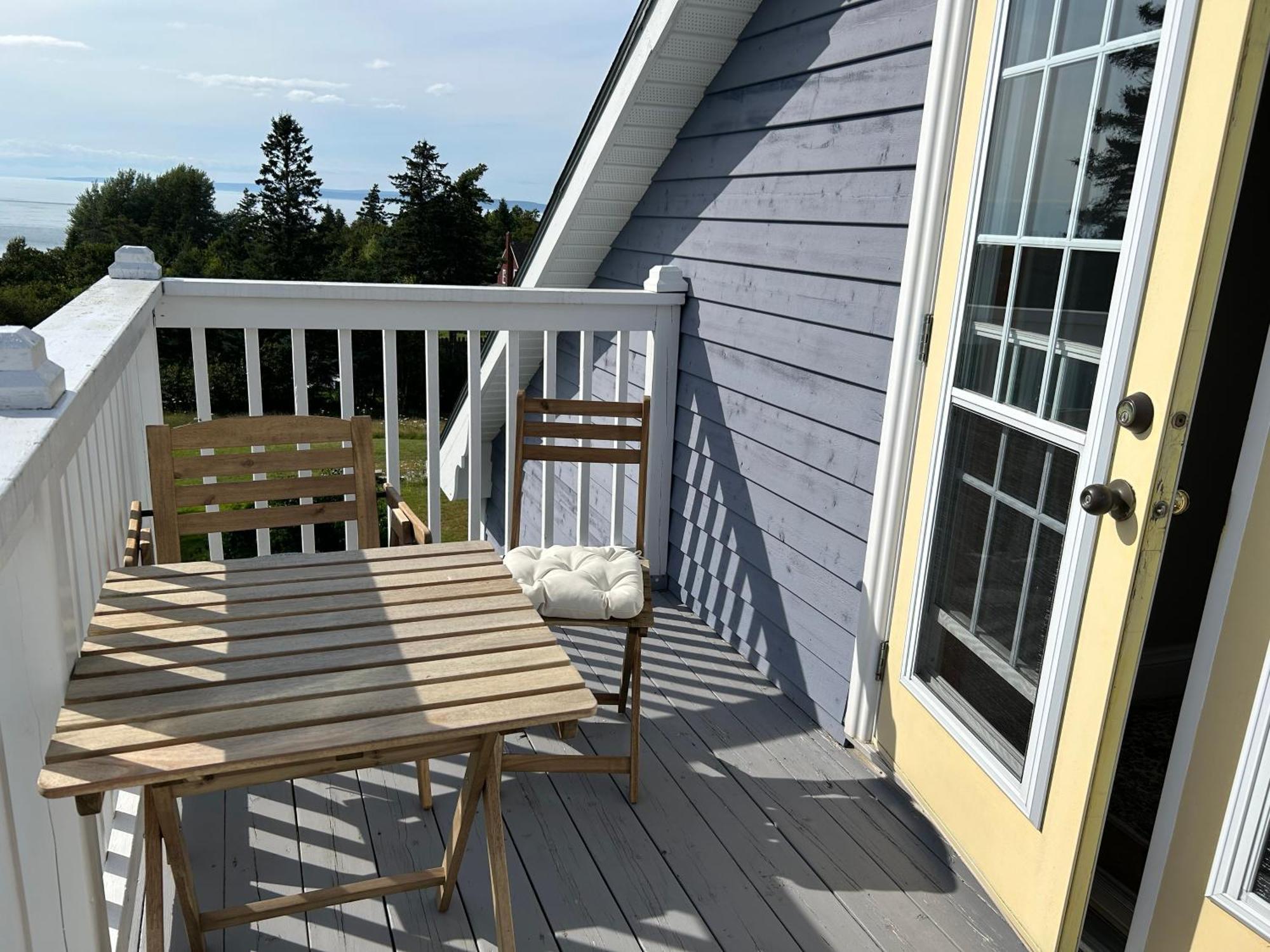 Tides Inn Guest Suites Halls Harbour Eksteriør billede