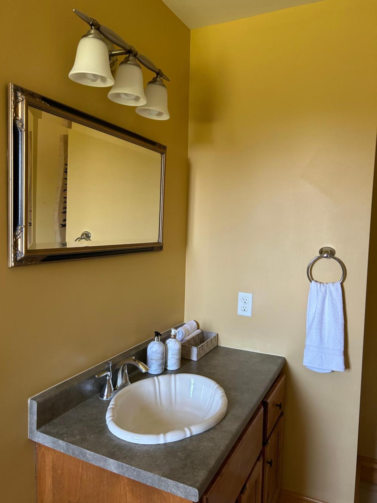 Tides Inn Guest Suites Halls Harbour Eksteriør billede