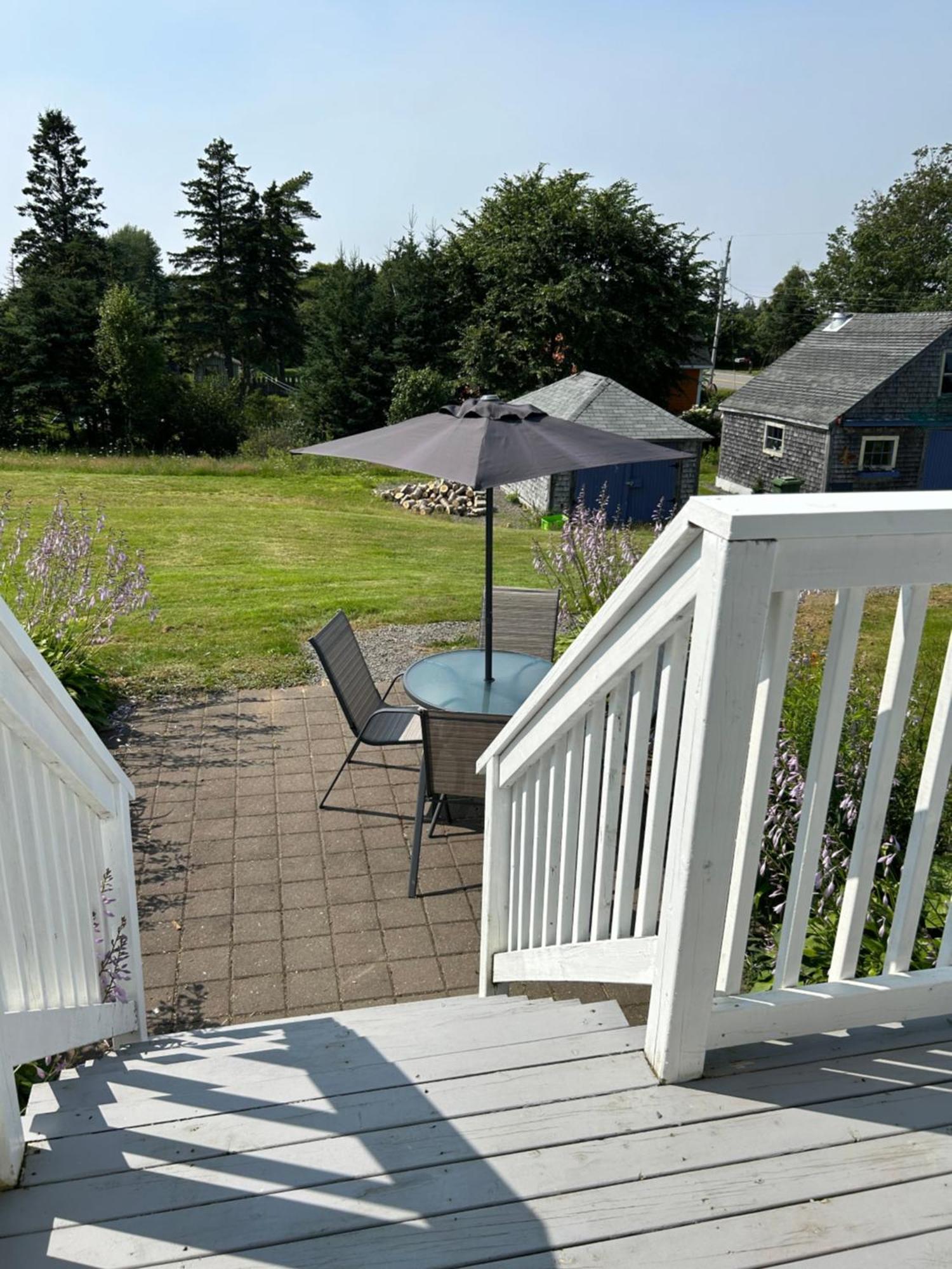 Tides Inn Guest Suites Halls Harbour Eksteriør billede
