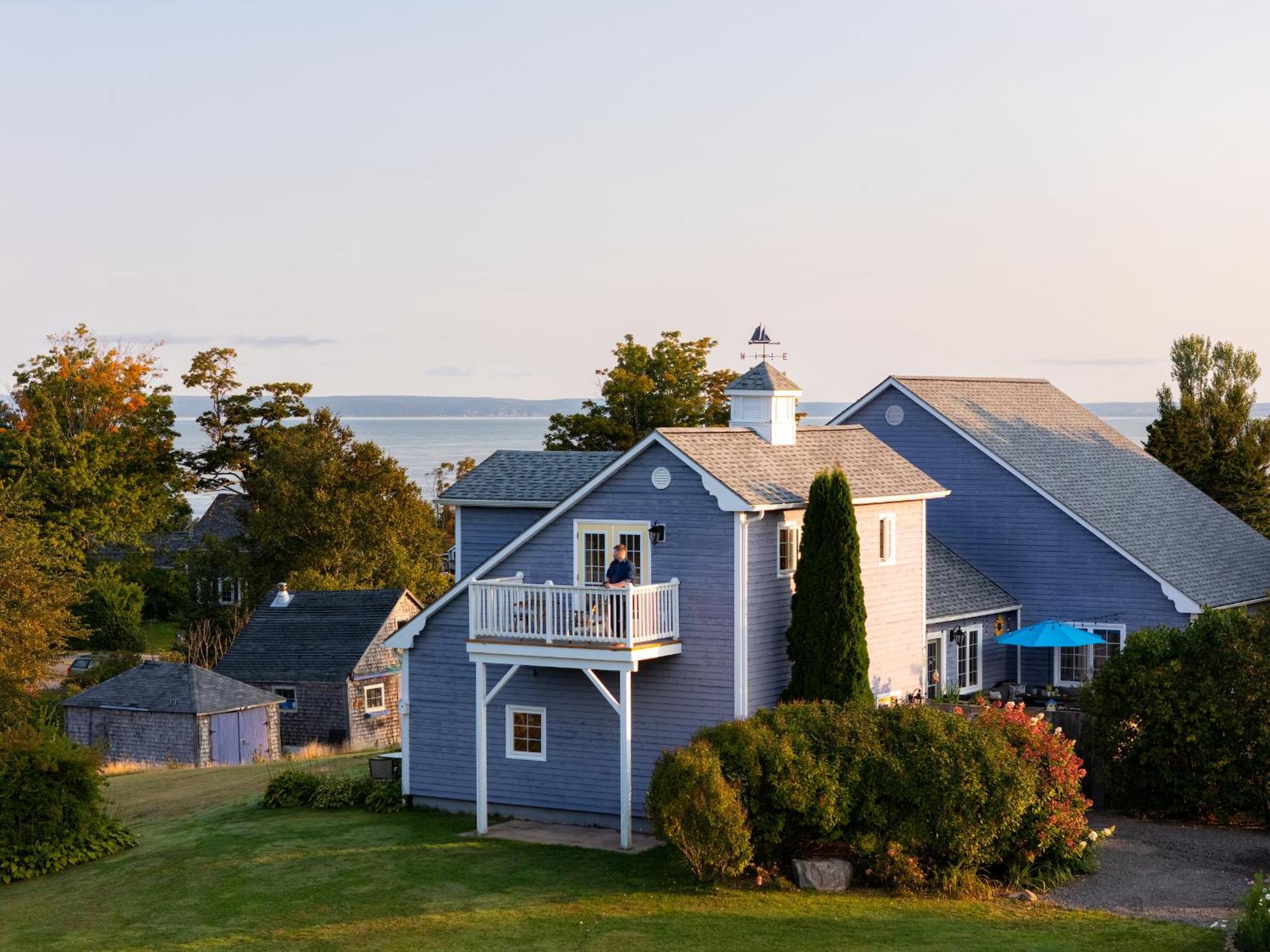 Tides Inn Guest Suites Halls Harbour Eksteriør billede